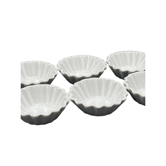 Crate & Barrel Tartlet Baking Molds Set of 6 White Stoneware - Never Used - Picture 1 of 3